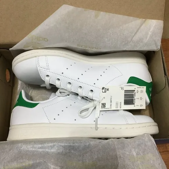 Adidas NWB Youth 3.5 US Stan Smith Sneaker White Green Heel Counter Lace Up