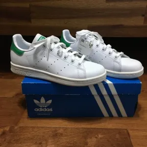 Adidas NWB Youth 3.5 US Stan Smith Sneaker White Green Heel Counter Lace Up