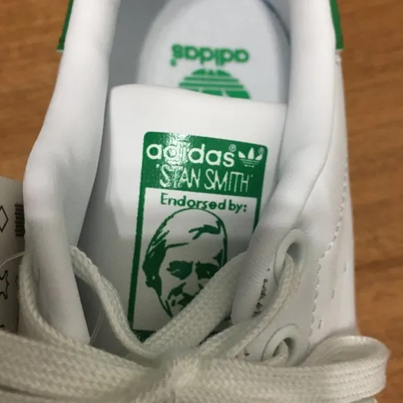 Adidas NWB Youth 3.5 US Stan Smith Sneaker White Green Heel Counter Lace Up