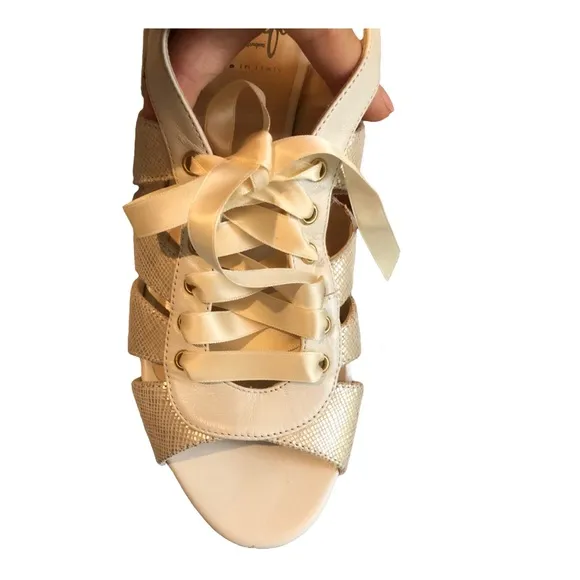 Amalfi by Rangoni Peep Toe Ribbon Lace Heels (narrow)