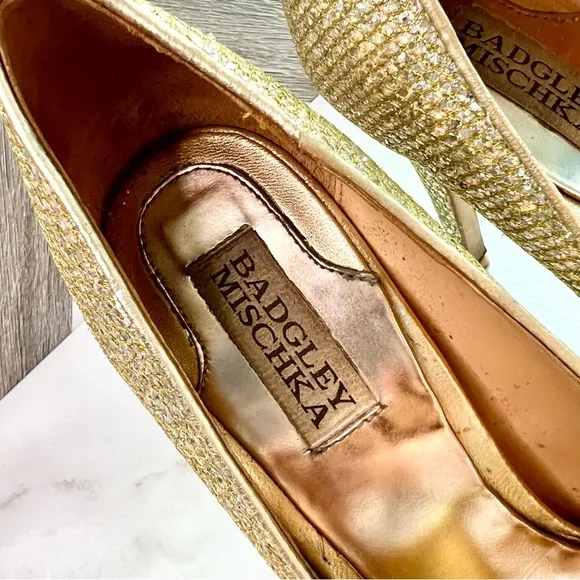 Badgley Mischka Humbie II Gold Glitter Sparkle Peep toe Platform size 7.5