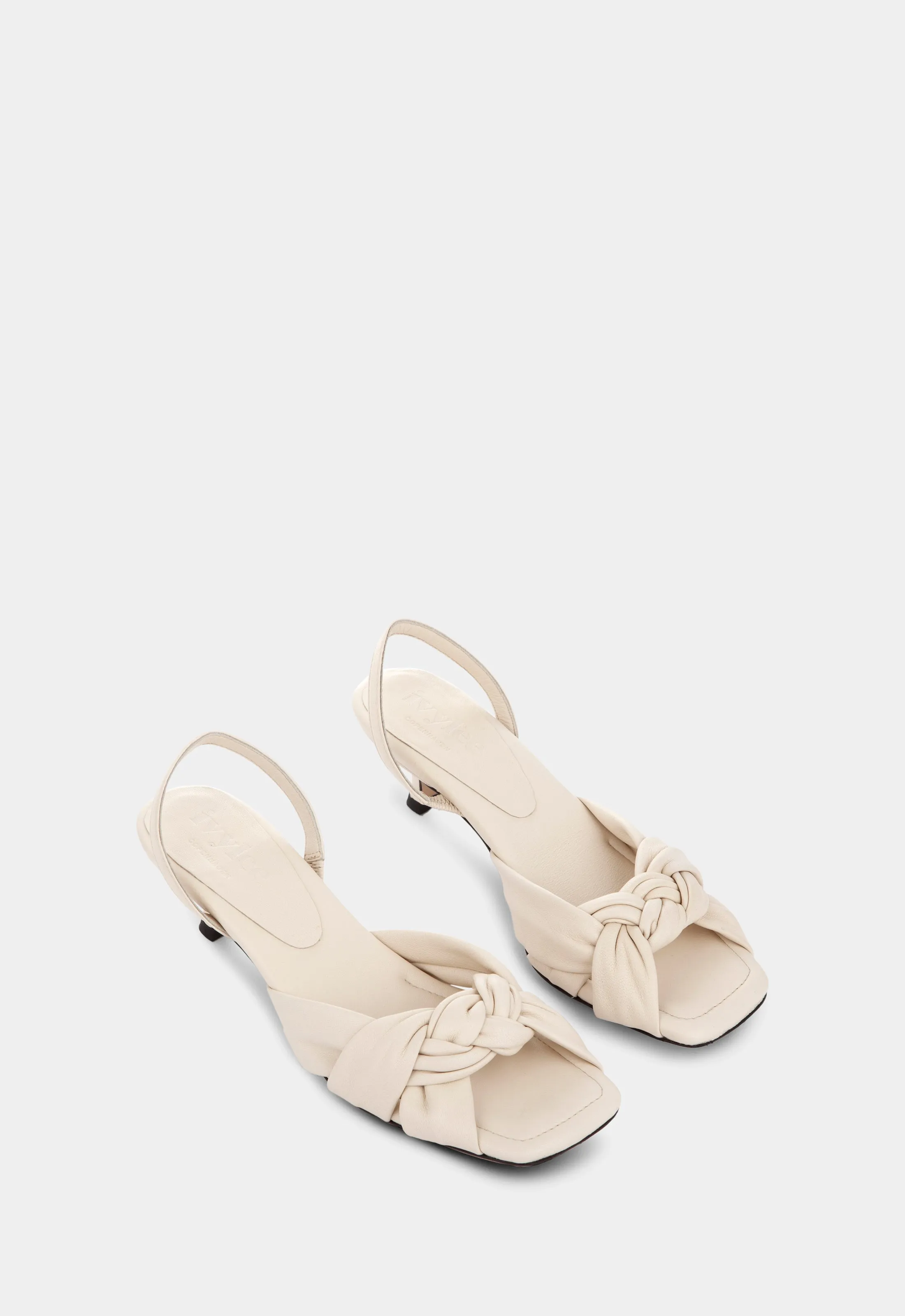 Claire - Off White