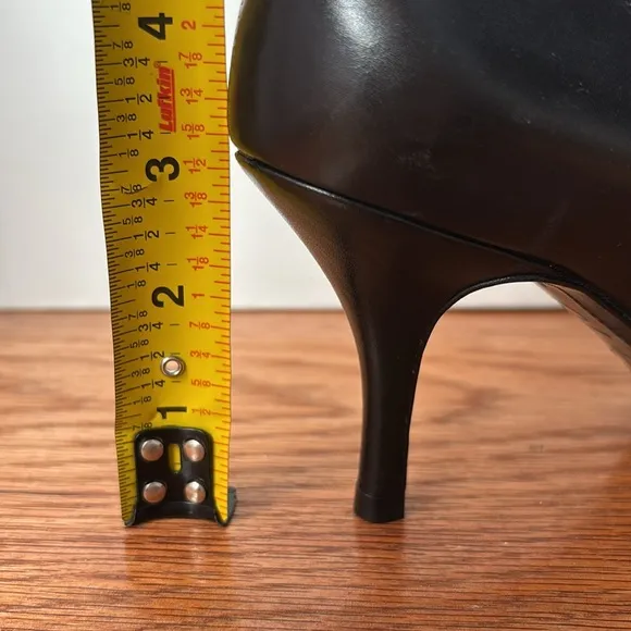 Cole Haan X Nike Air size 8AA 3” black leather pointy toe heels