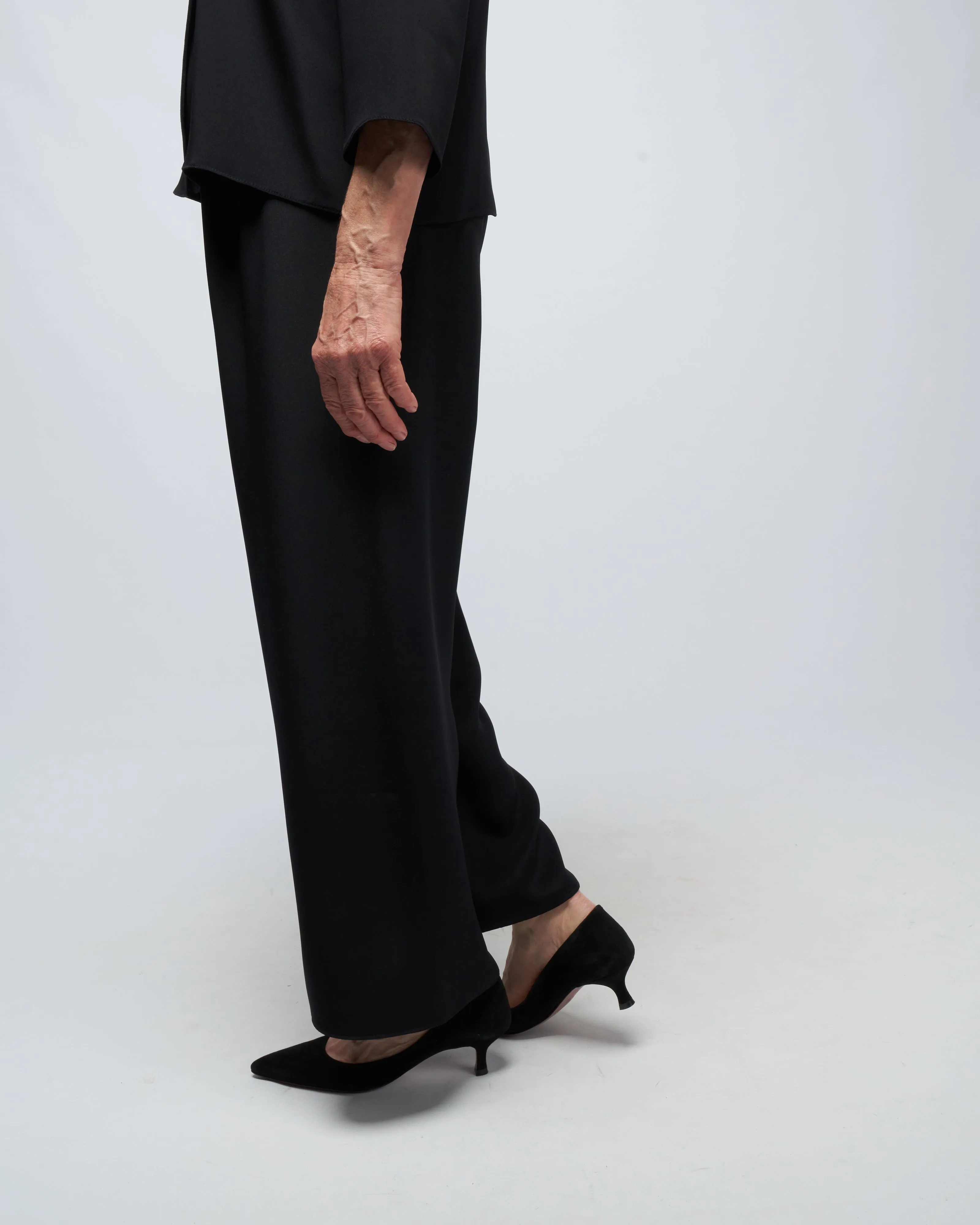 cropped pull on pant - black