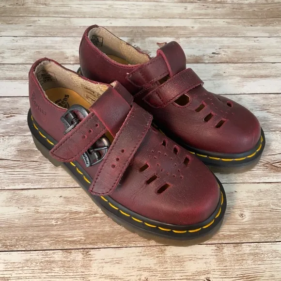 DR MARTENS KIDS COLLECTION OXFORDS CLASSIC MARY JANE 2  BUCKLE STRAP Size 13 EUC