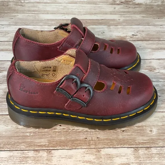 DR MARTENS KIDS COLLECTION OXFORDS CLASSIC MARY JANE 2  BUCKLE STRAP Size 13 EUC