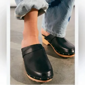 Free People Callum Clogs Black Leather Studded Wooden Base Size 37 6.5