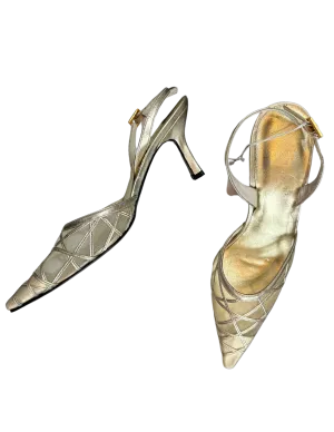 GOLD STUART WEITZMAN KITTEN HEELS SIZE 7
