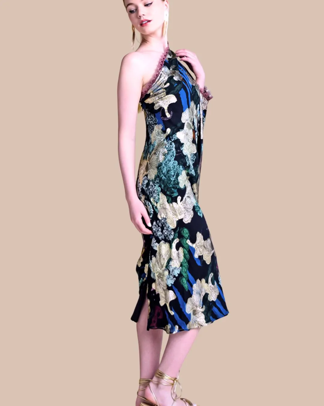 Hera Black One shoulder Maxi Dress