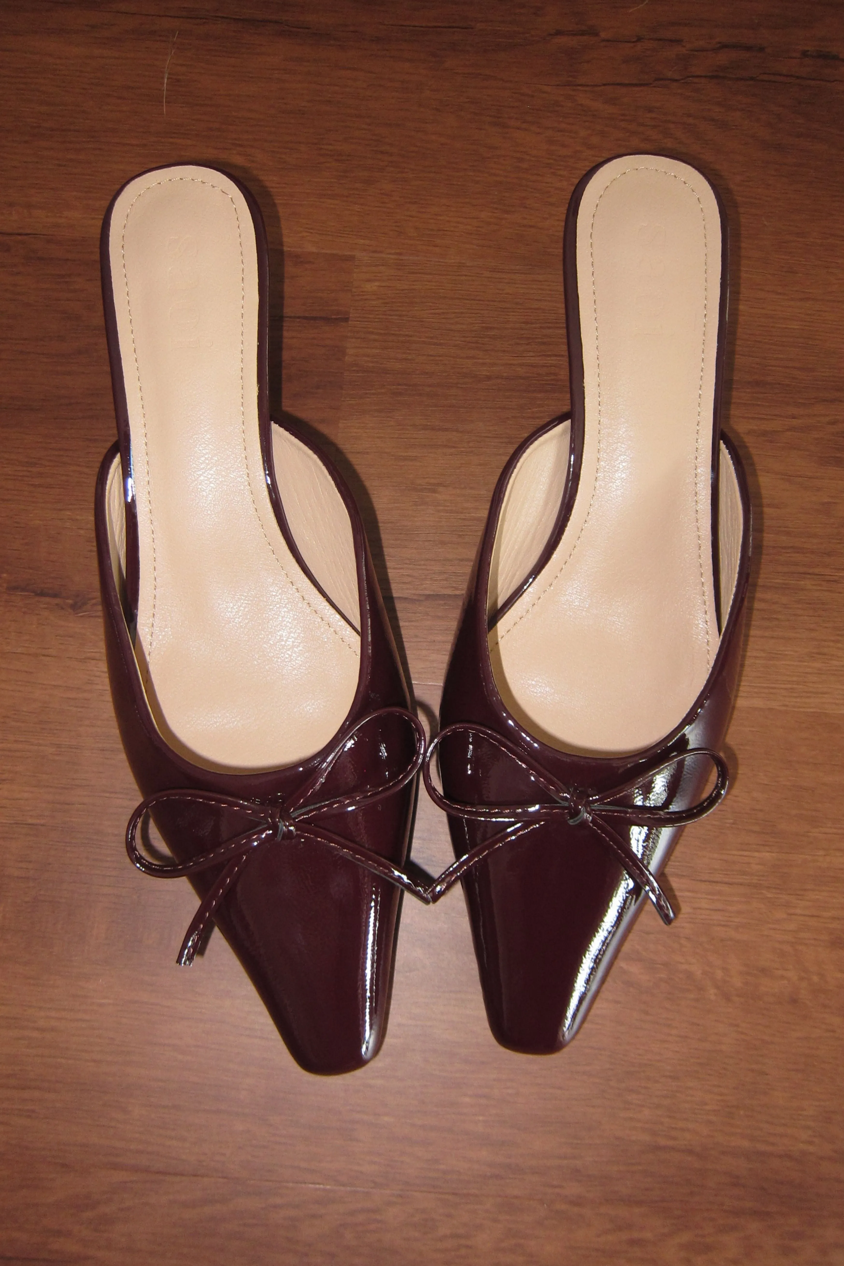 Lola Kitten Heels in Mahogany