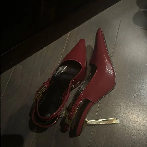 Luxury slingback shoe. Pristine condition