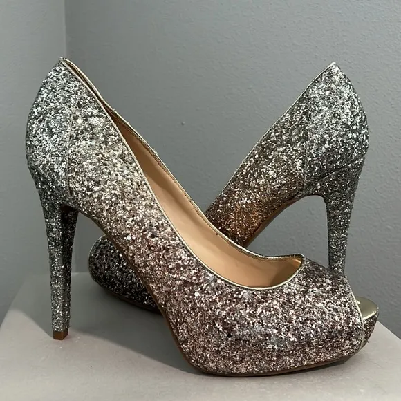NEW MARC FISHER HARPYLY BEDAZZLED SILVER GLITTERY SPARKLING Ombré HEELS