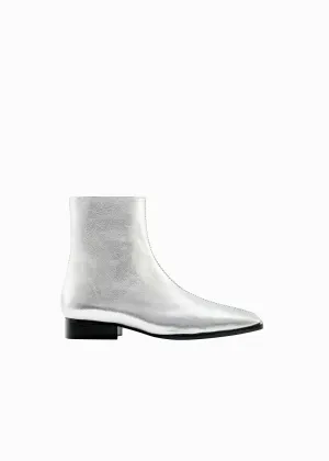 Square Boot