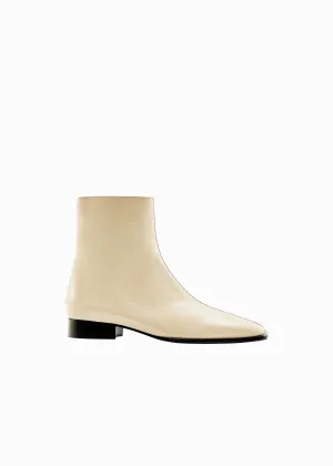 Square Boot