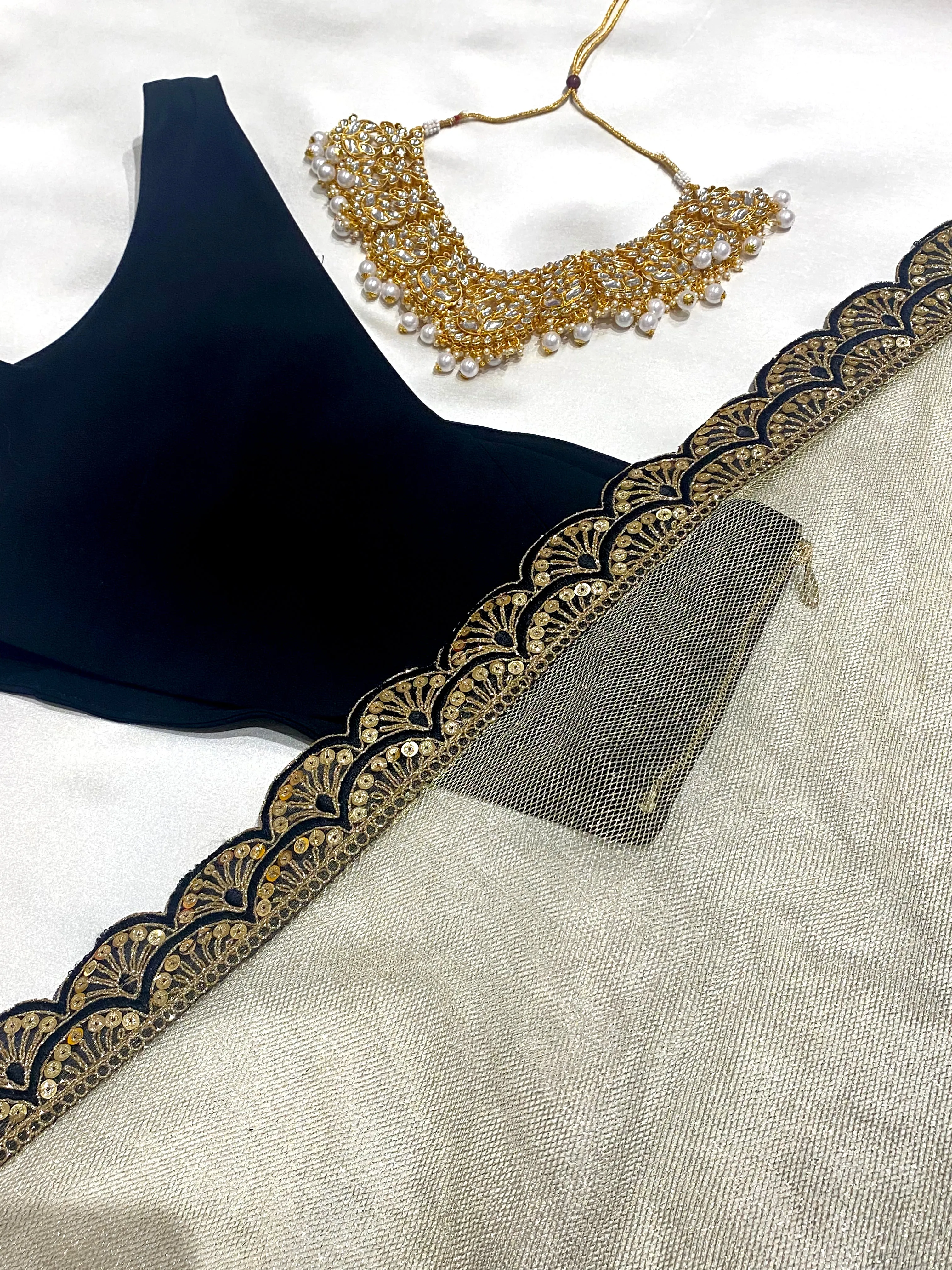 VELLA Black and Gold Dupatta